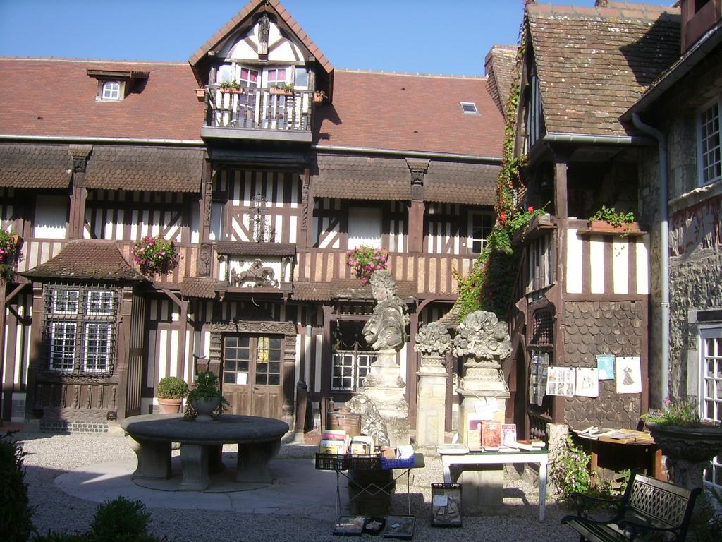 Le Gite Des Trois Vaches Brionne Exterior foto